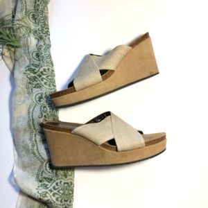 Donald J Pliner Bonbon Platform Wedge Heel Sandals Tan Size 10